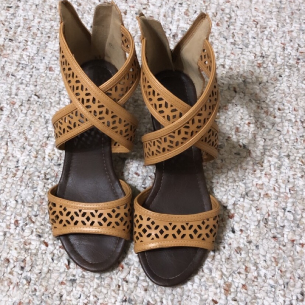 🌹 City Classified Brown Women’s Wedge Sandals